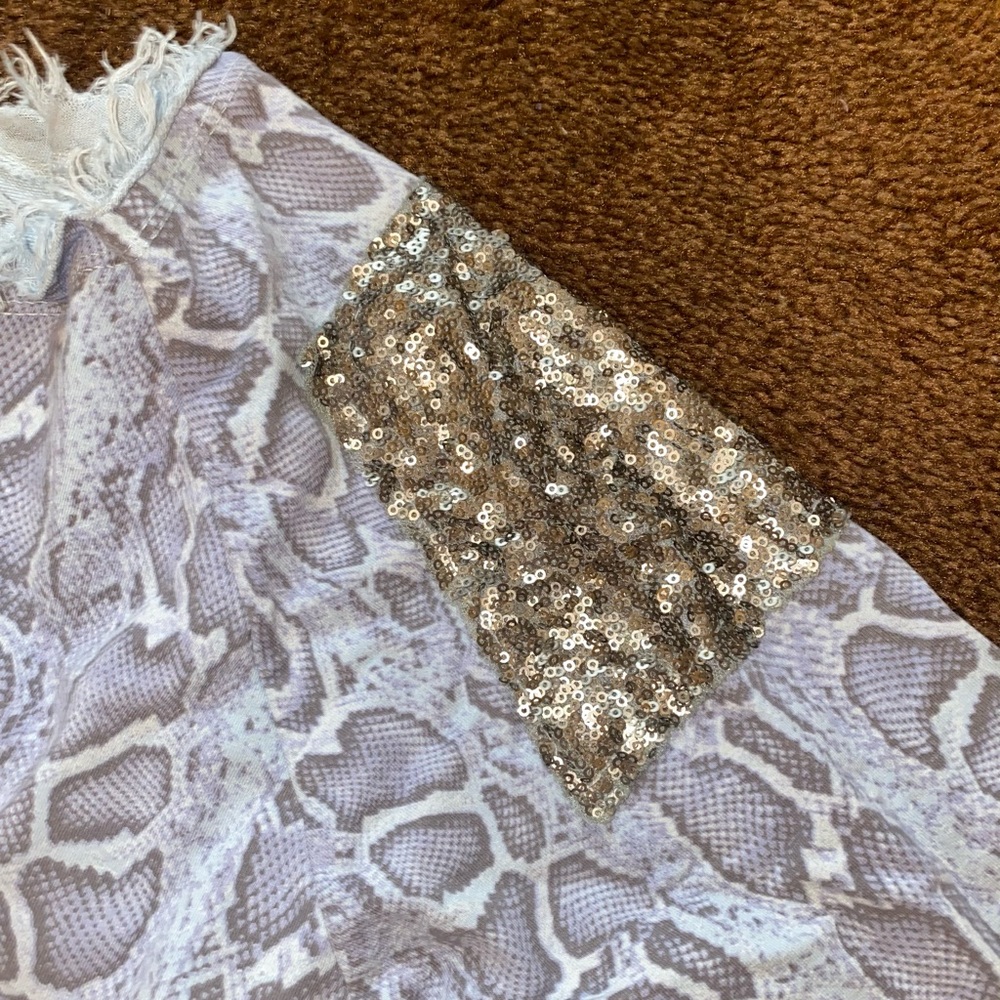 Woman Blue python print shirt size M - Picture 2 of 3